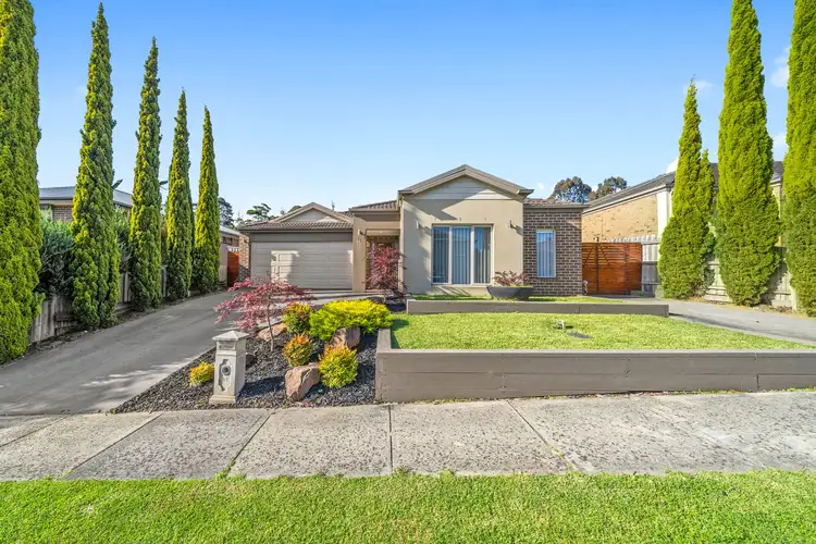 51 Cambridge Drive, Berwick VIC 3806