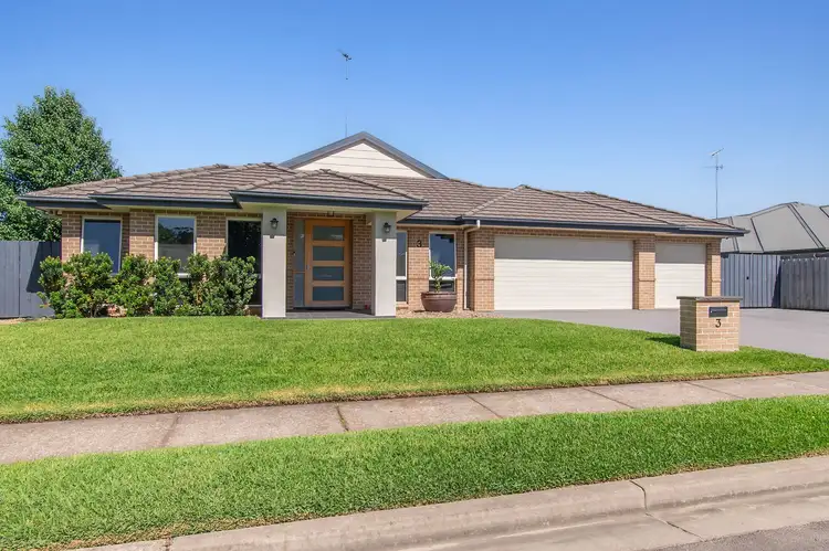 Second view of Homely house listing, 3 Bona Vista Drive, Pitt Town NSW 2756