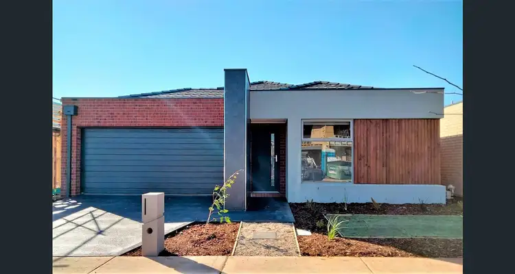 14 Tait Street, Thornhill Park VIC 3335