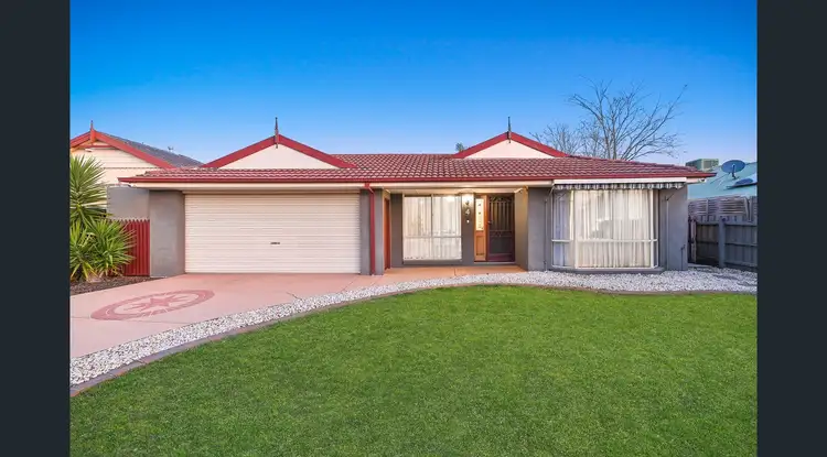 4 Delhuntly Rise, Narre Warren South VIC 3805