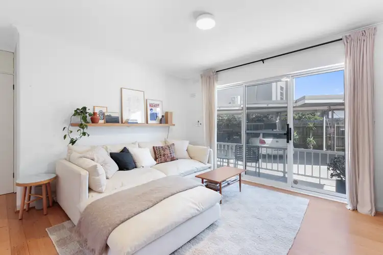 Third view of Homely apartment listing, 10/120-122 Nepean Highway, Aspendale VIC 3195