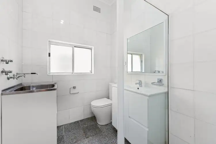 Fourth view of Homely apartment listing, 2/240 Coogee Bay Road, Coogee NSW 2034