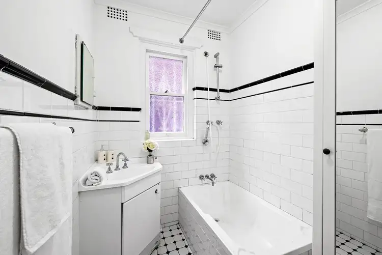 Third view of Homely unit listing, 3/109 New South Head Road, Edgecliff NSW 2027