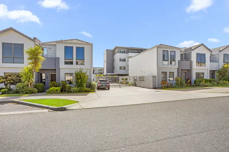 40/25 O'Connor Close, North Coogee WA 6163