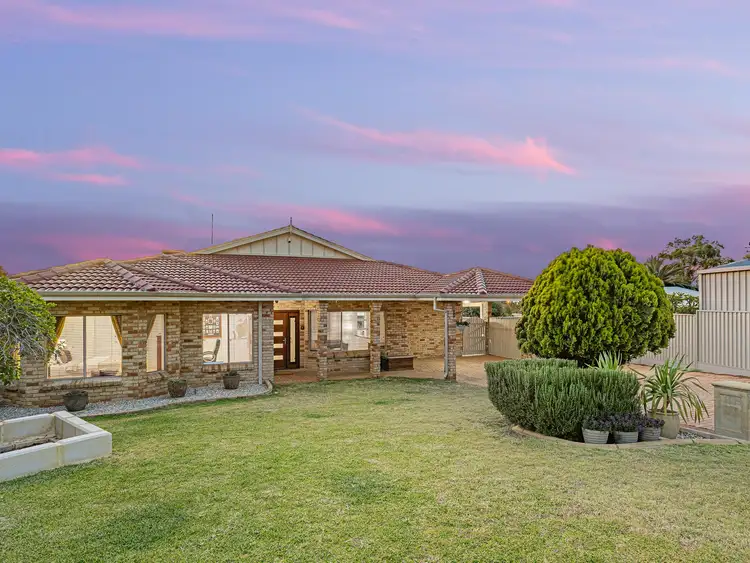 4 Lotus Close, Coogee WA 6166