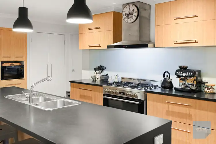 Sixth view of Homely house listing, 8 Gisborne Way, Caroline Springs VIC 3023