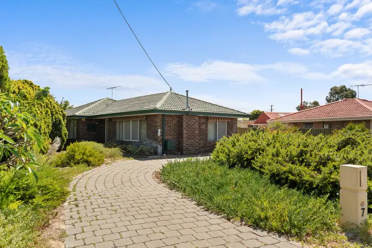 7 Nowranie Place, Hillman WA 6168