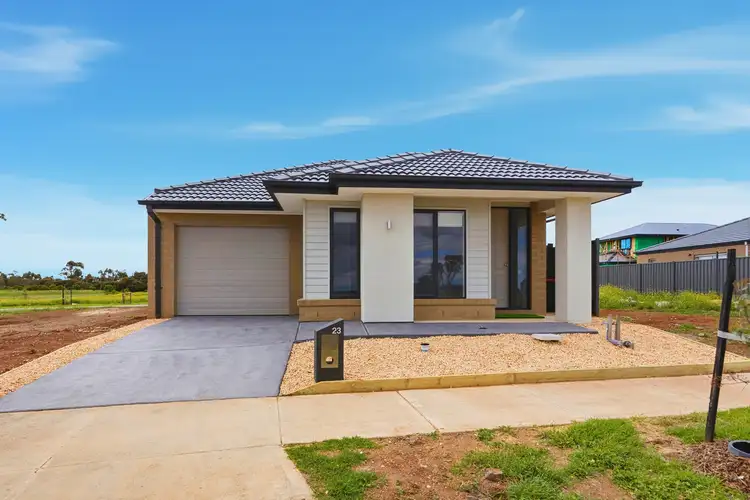 23 Hovea Crescent, Manor Lakes VIC 3024