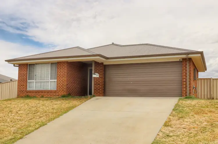 2 Burgundy Street, Cowra NSW 2794