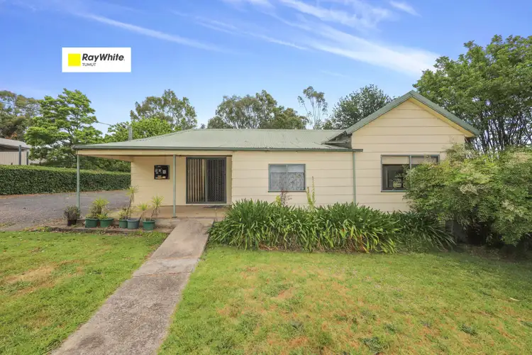 127-129 Blowering Road, Tumut NSW 2720