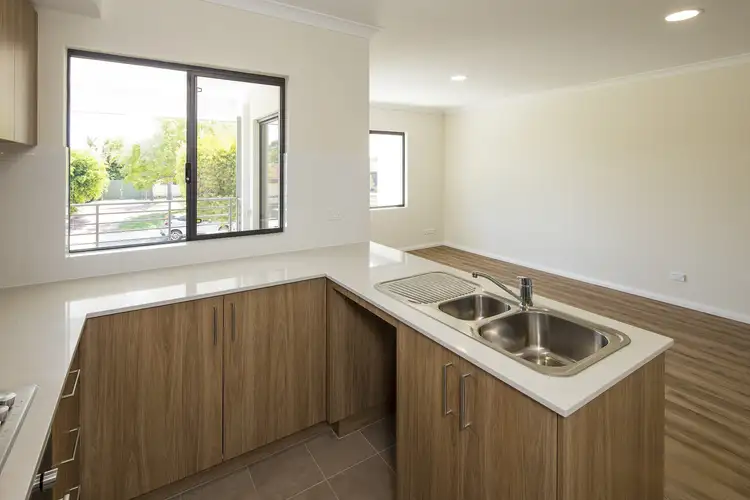 Fifth view of Homely unit listing, 3/4 Whiteside Street, Cloverdale WA 6105