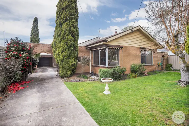 2 Godwin Street, Wendouree VIC 3355