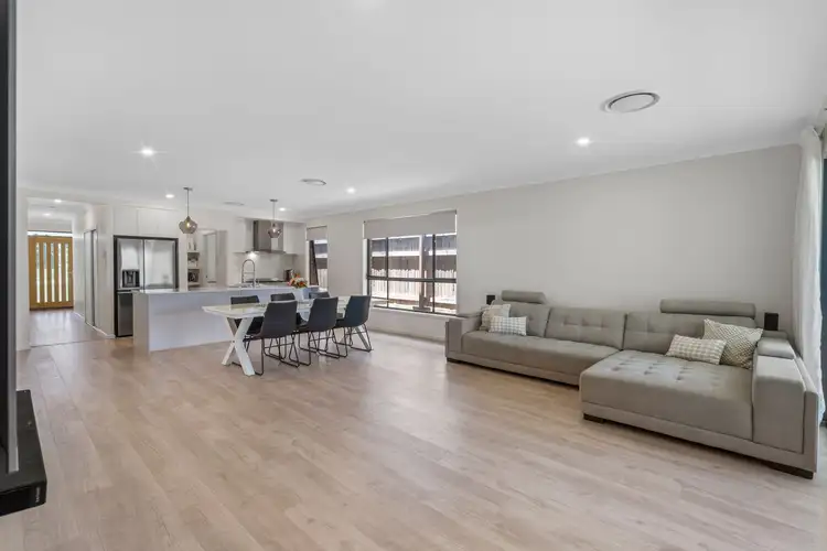 Second view of Homely house listing, 4 Alloway Close, Pallara QLD 4110