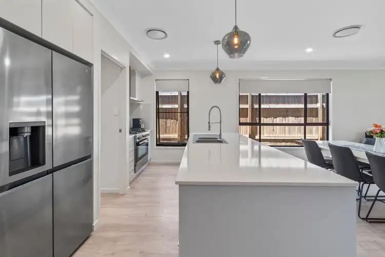 Fifth view of Homely house listing, 4 Alloway Close, Pallara QLD 4110