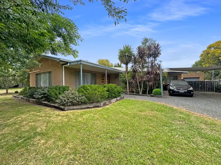 28 Parkview Parade, Benalla VIC 3672