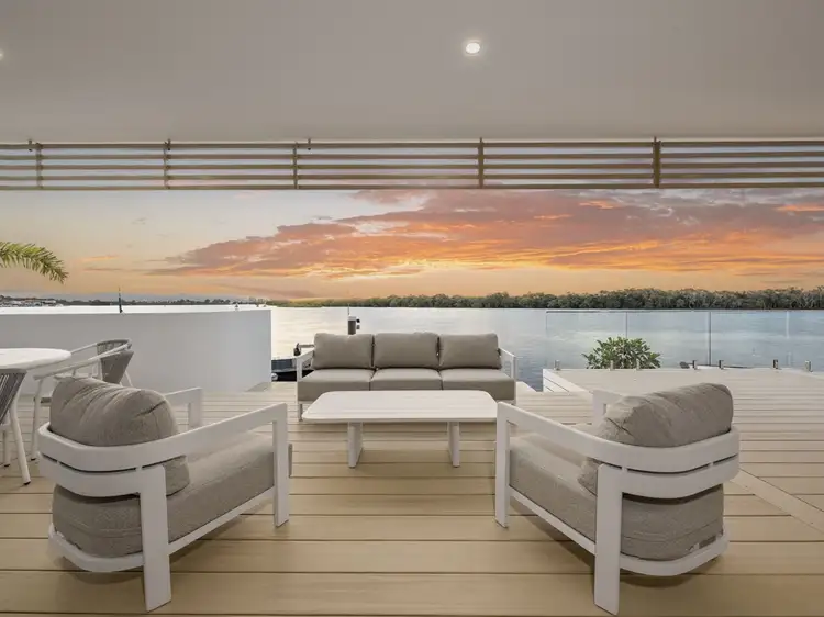 1/4 Paradise Parade, Paradise Point QLD 4216