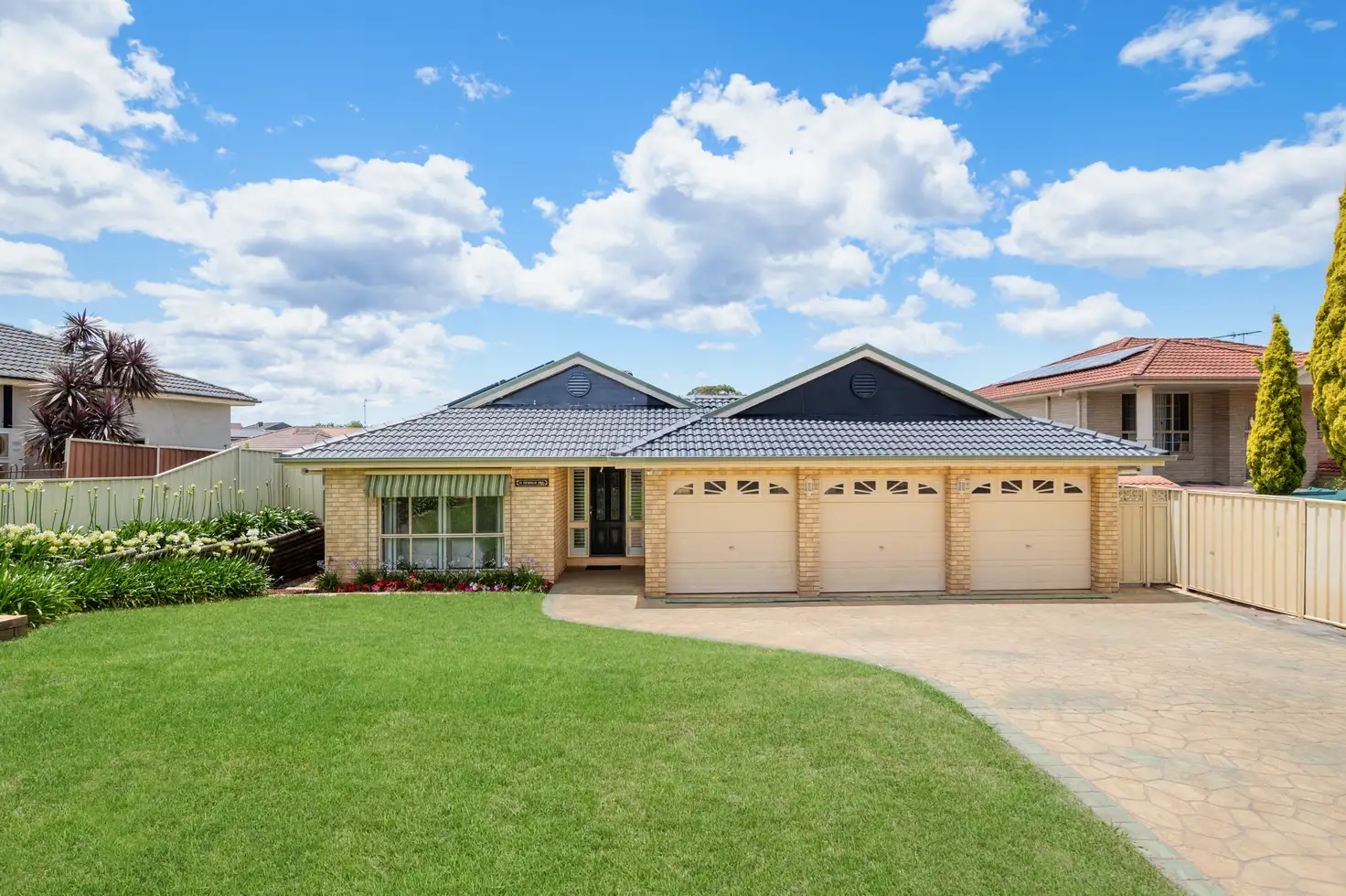 Main view of Homely house listing, 33 Archibald Crescent, Rosemeadow NSW 2560
