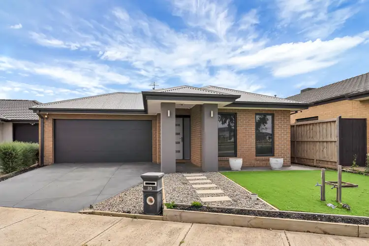 33 Winscombe Road, Werribee VIC 3030