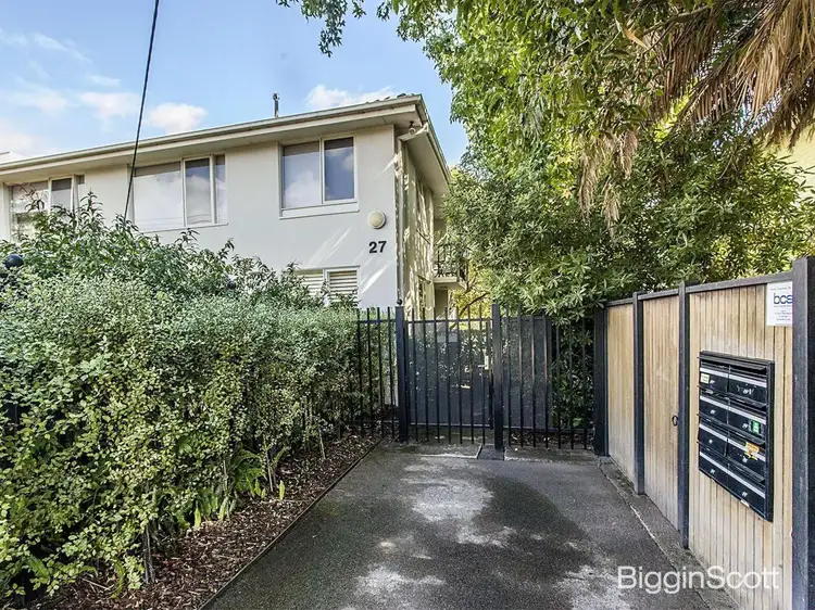 27 Belmont Avenue North