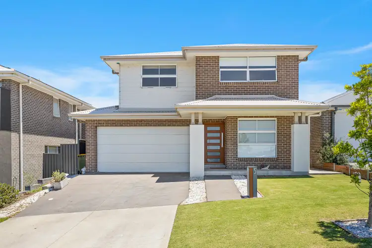 5 Cabbage Tree Crescent