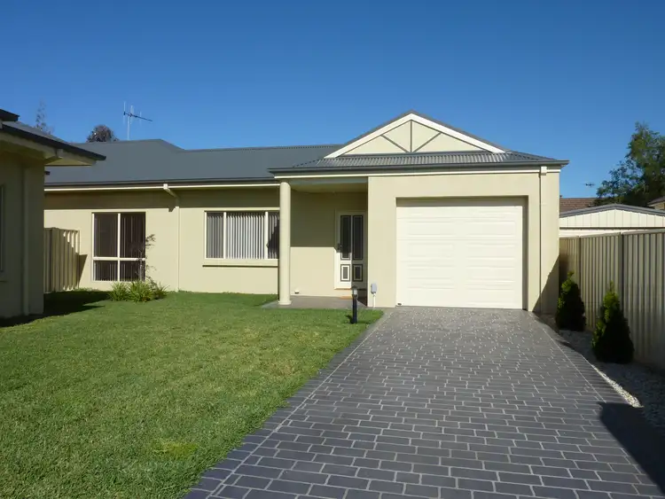 2/6 Peppermint Place