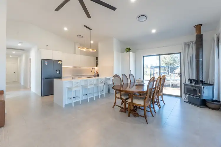 32 Edward Street, Mirrool NSW 2665