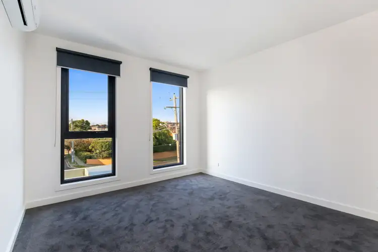 Fourth view of Homely townhouse listing, 1/114-116 Manningham Road, Bulleen VIC 3105