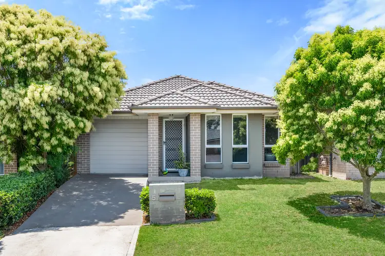 5 Parkinson Road, Spring Farm NSW 2570