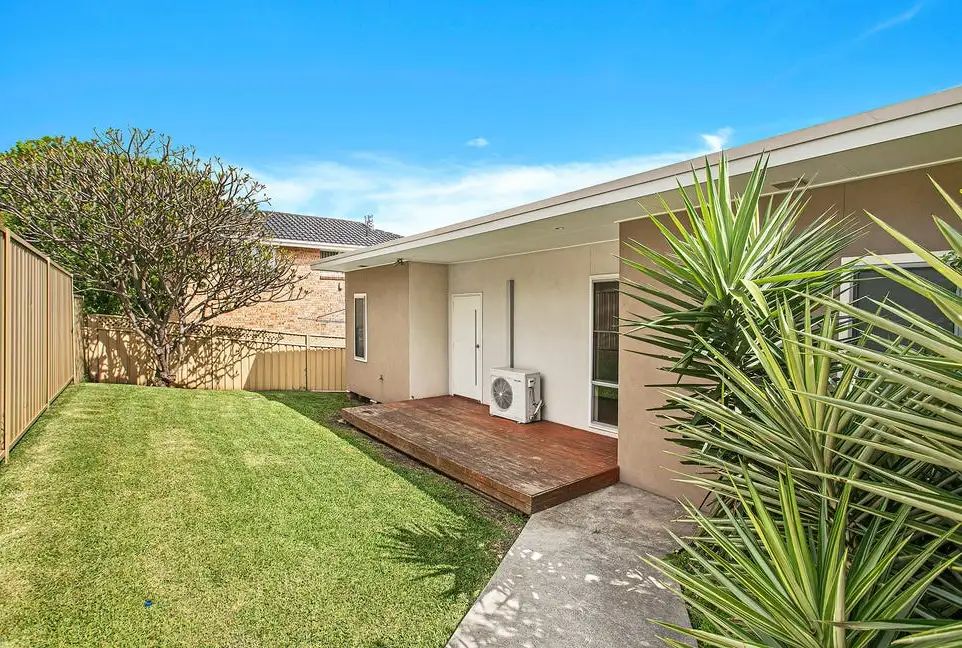 Main view of Homely unit listing, 12A Urunga Parade, Wollongong NSW 2500