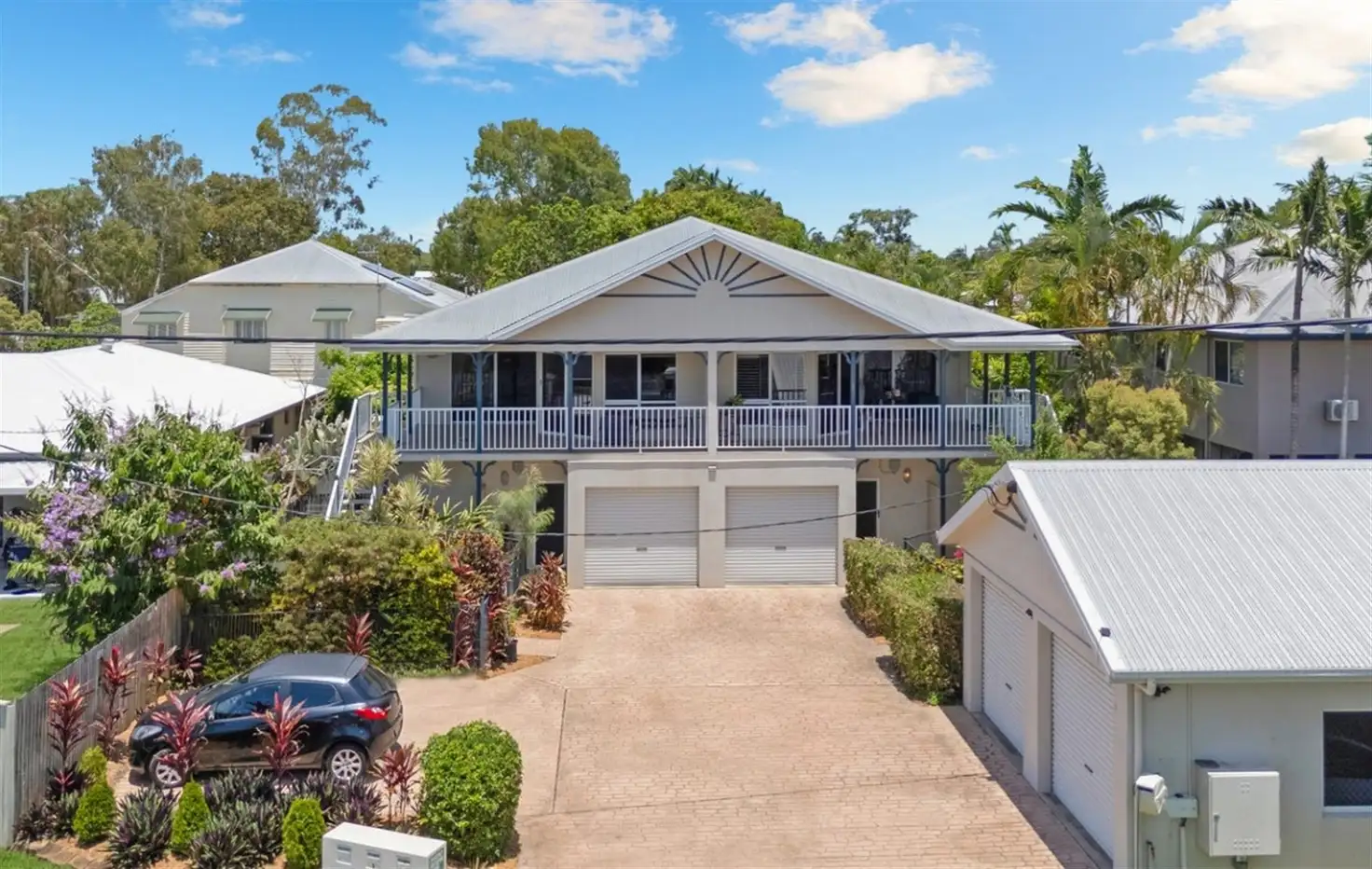 Main view of Homely unit listing, 2/11 Macintosh Street, Hermit Park QLD 4812