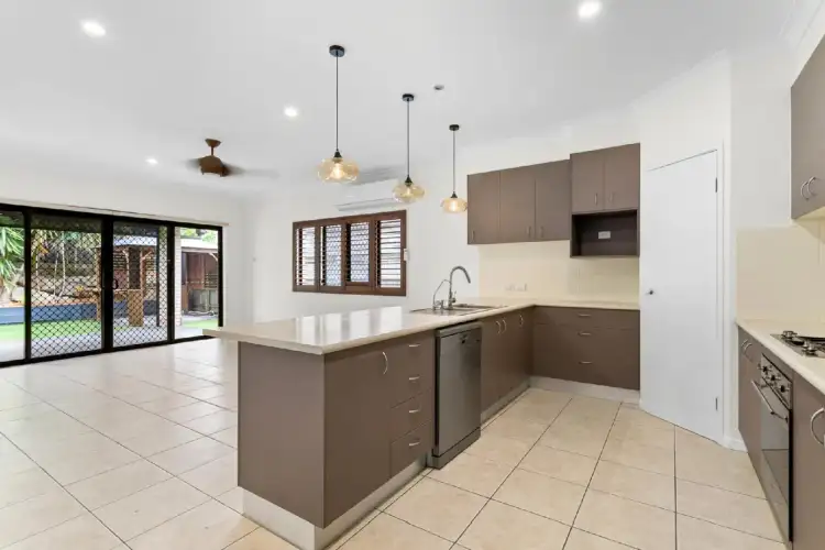 7 Rawlins Crescent, North Lakes QLD 4509