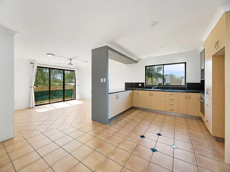 4/39 Goonawarra Drive, Mooloolaba QLD 4557