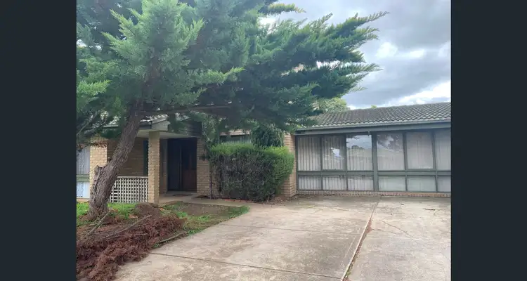 21 Chelmsford Way, Melton West VIC 3337