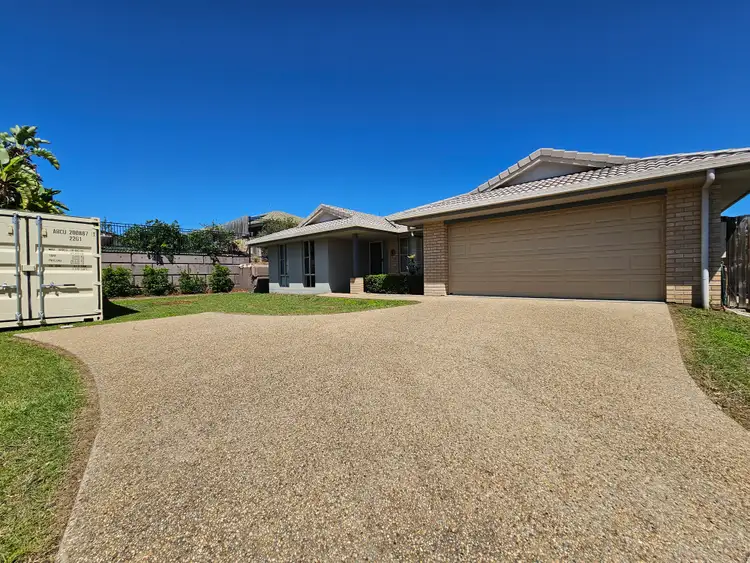 33 Dartmouth Close, Clinton QLD 4680