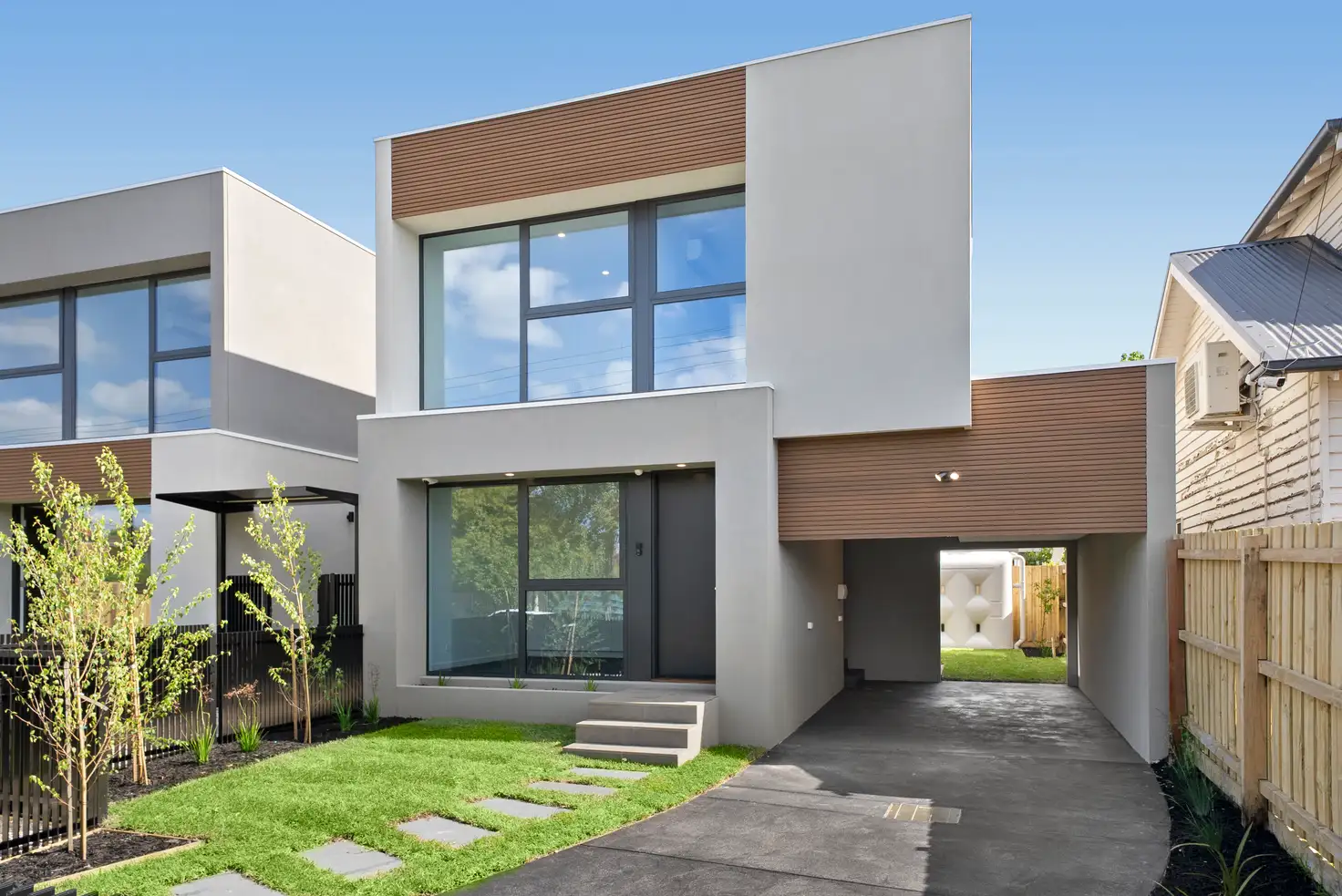 Main view of Homely townhouse listing, 2/39 Lees Street, Mckinnon VIC 3204