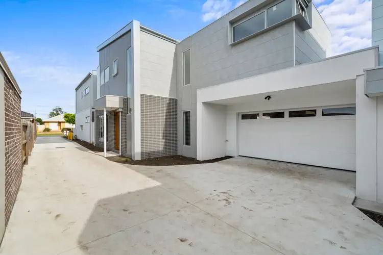 2/4 Maude Avenue, Glenroy VIC 3046