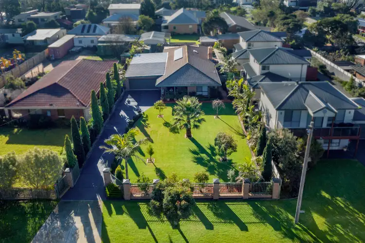 262 Church Street, Cowes VIC 3922