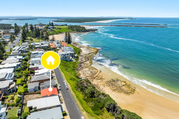 16 Ocean Street, Yamba NSW 2464