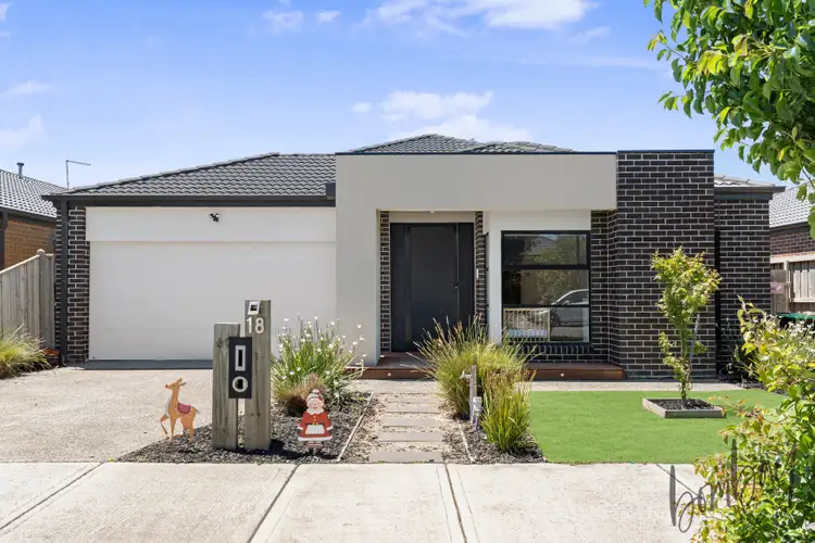 18 Burwood Street, Mickleham VIC 3064