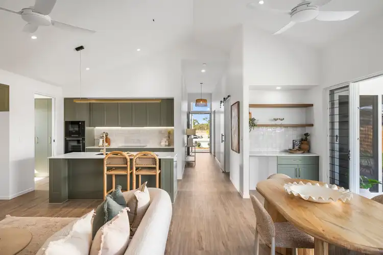 14 Kingswick Crescent, Shaw QLD 4818