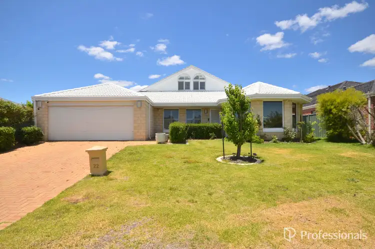 22 Sheriff Circuit, Wattle Grove WA 6107