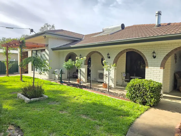 42 Cardwell Street