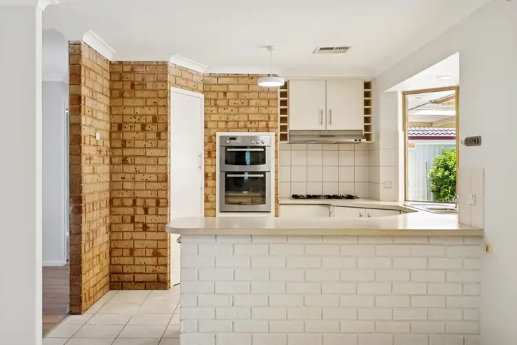 33 Sapling Way, Hocking WA 6065