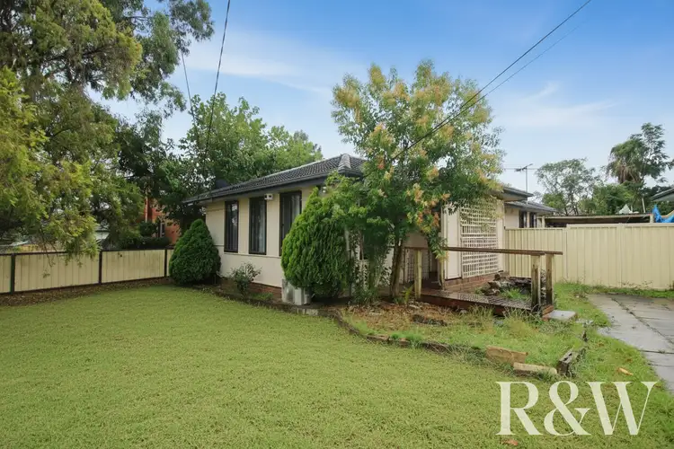25 Gasmata Street, Whalan NSW 2770
