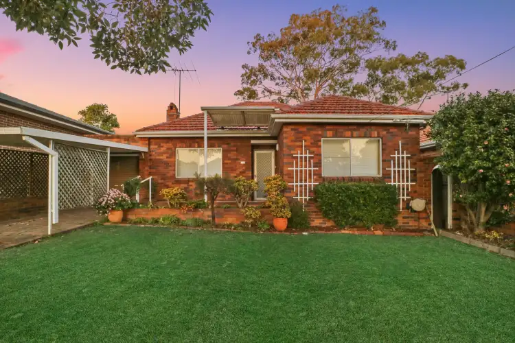 13 Glenwall Street, Kingsgrove NSW 2208