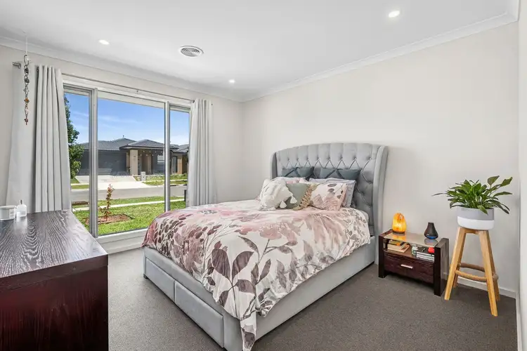 Fifth view of Homely house listing, 15 Sunlight Circuit, Lara VIC 3212