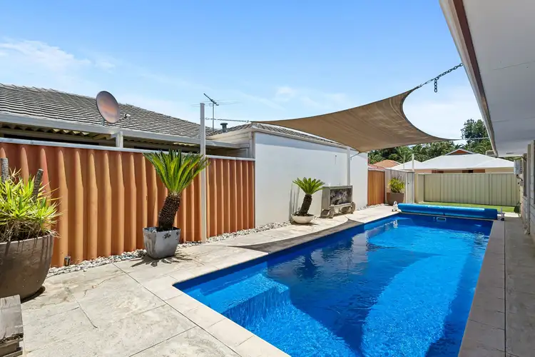 6 Waterway Pass, Bennett Springs WA 6063