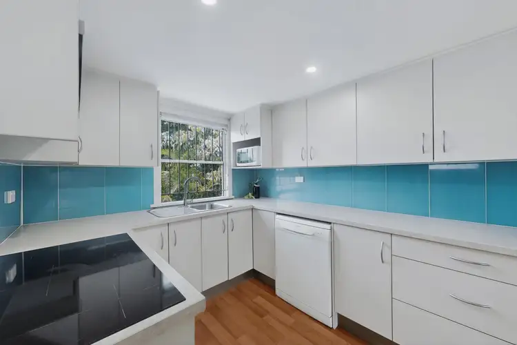 11 Greenmount Avenue, Holland Park QLD 4121