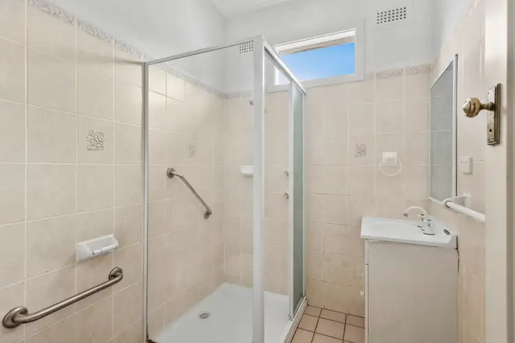 Fifth view of Homely house listing, 10 Braeside Avenue, Keiraville NSW 2500