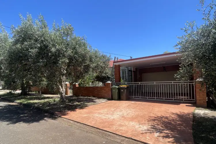 42 Queen Street, Scarborough QLD 4020